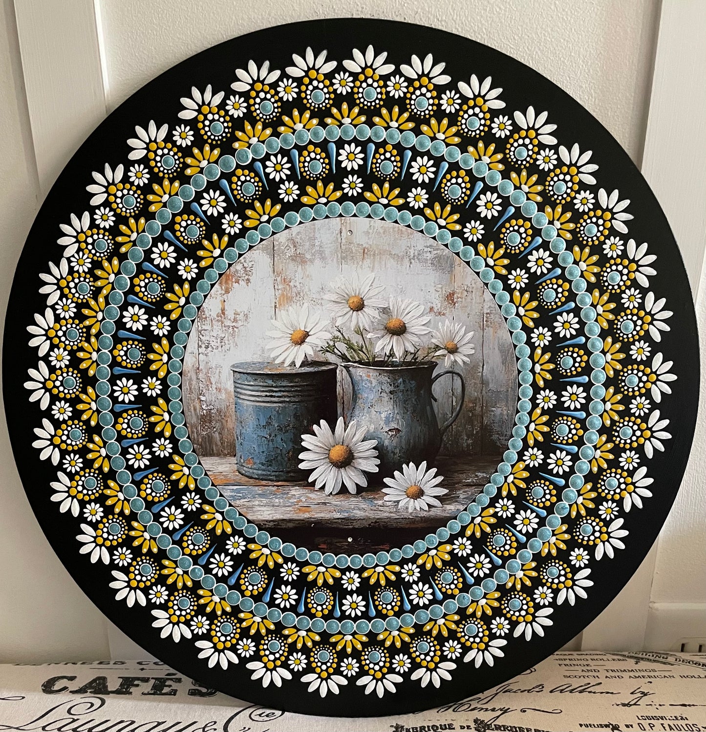 Handpainted Daisy plaque on a 16 inch wood round