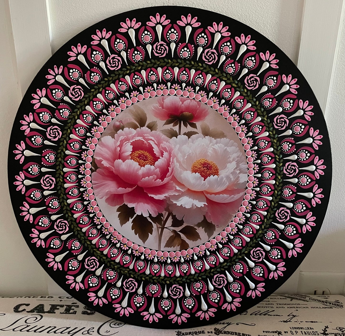 Hand painted flower plaque on a 16 inch wood round ￼